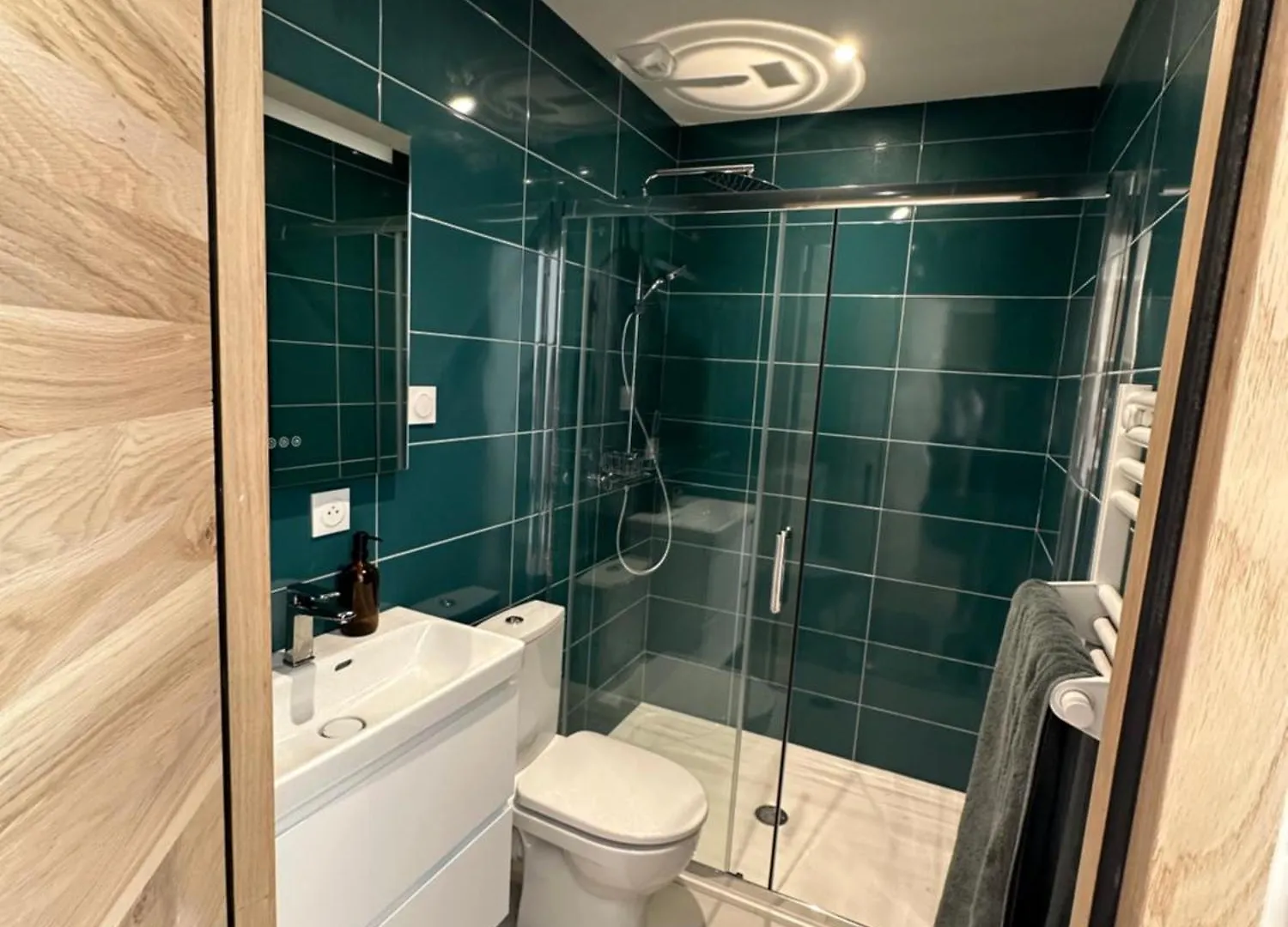 Holiday home Chez Babeth Maison Atypique En Conteneurs Pour 10 Personnes Sizun