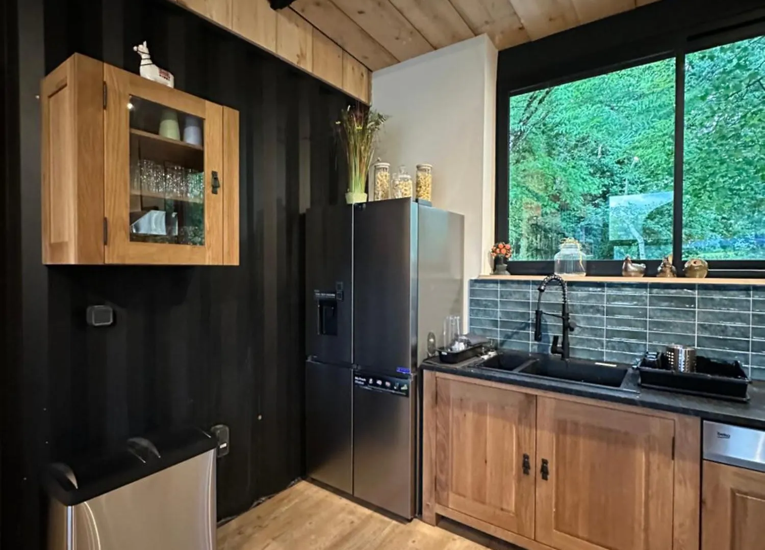 Holiday home Chez Babeth Maison Atypique En Conteneurs Pour 10 Personnes Sizun France